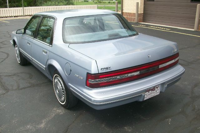 Buick Century 1994 photo 22