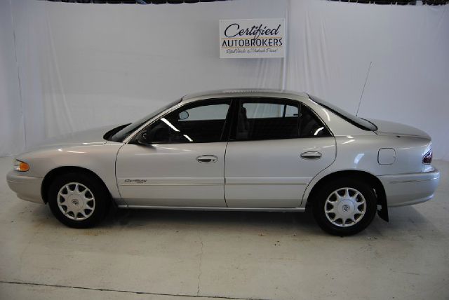 Buick Century 2002 photo 2