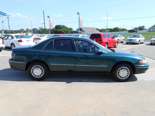 Buick Century 2002 photo 2