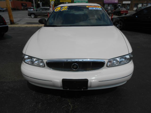 Buick Century 2002 photo 2