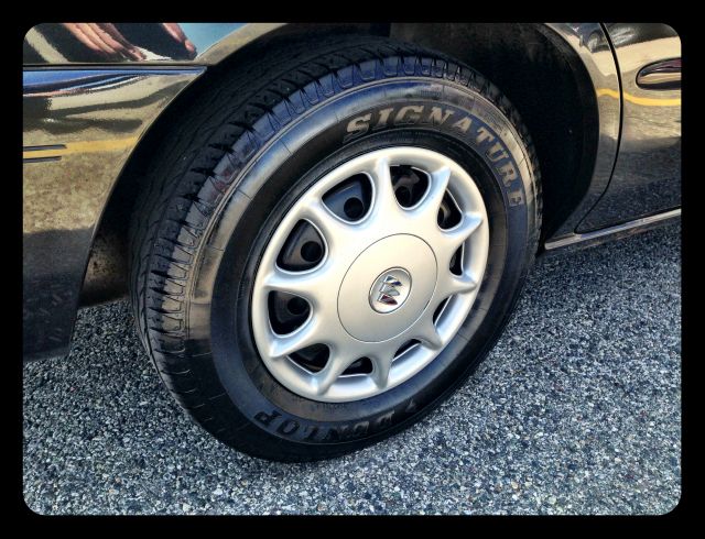 Buick Century 2003 photo 3