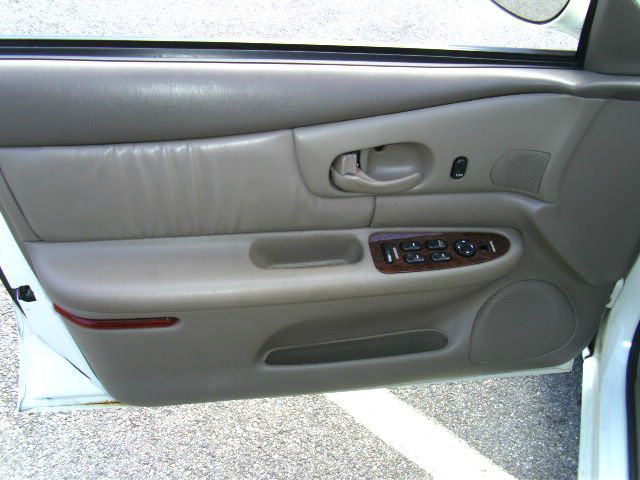 Buick Century 2003 photo 2
