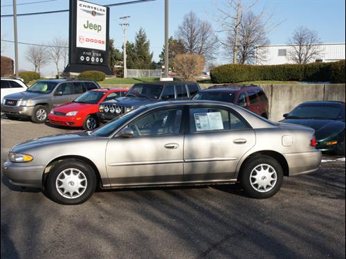 Buick Century 2003 photo 2