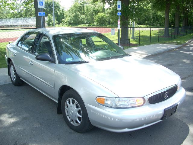 Buick Century 2004 photo 2