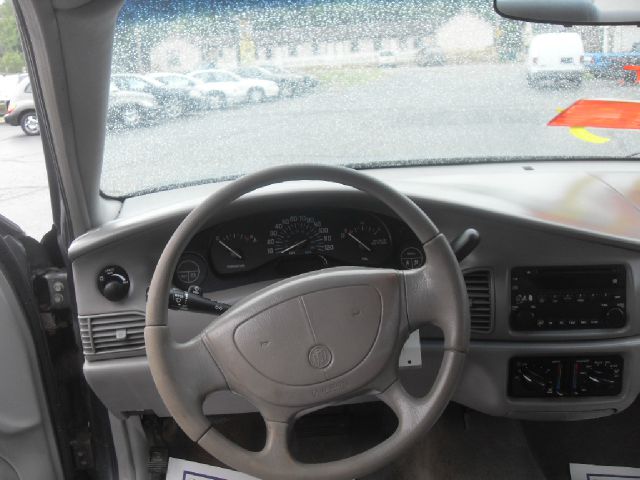 Buick Century 2004 photo 4
