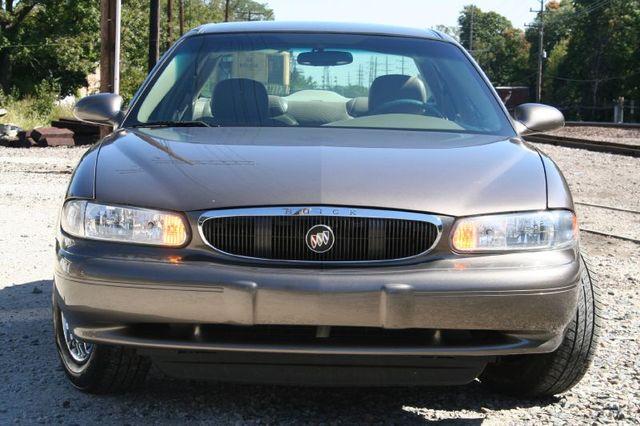 Buick Century 2004 photo 2