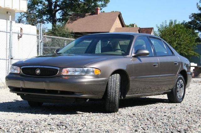 Buick Century 2004 photo 3