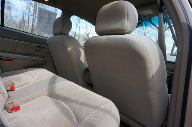 Buick Century 2004 photo 2