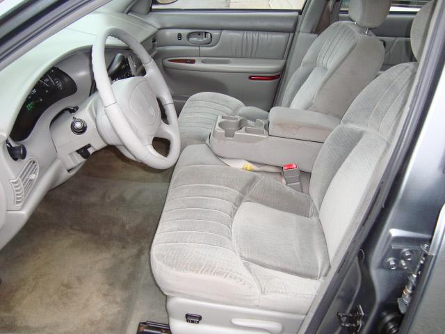 Buick Century 2004 photo 2