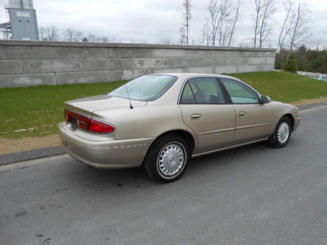 Buick Century 2005 photo 2