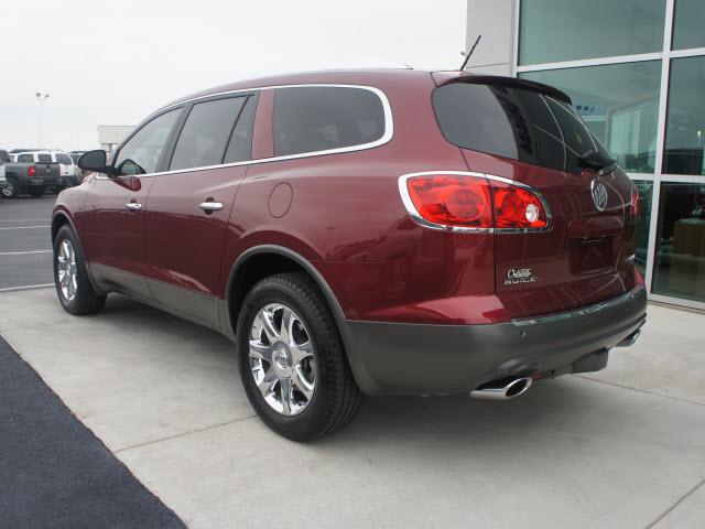 Buick Enclave 2008 photo 2