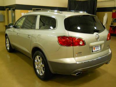 Buick Enclave 2008 photo 2