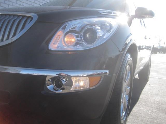 Buick Enclave 2008 photo 2