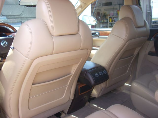 Buick Enclave 2008 photo 2