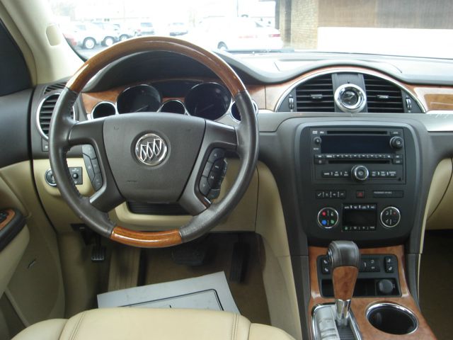 Buick Enclave 2008 photo 2