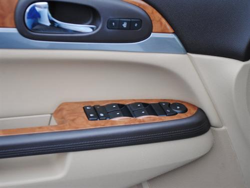 Buick Enclave 2009 photo 2