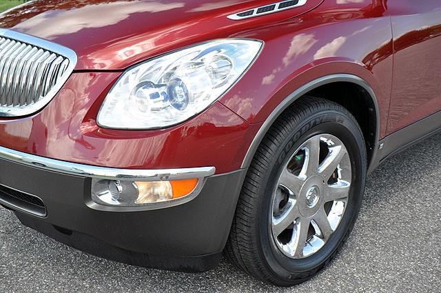Buick Enclave 2010 photo 3