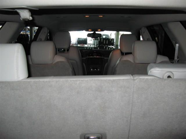 Buick Enclave 2010 photo 1