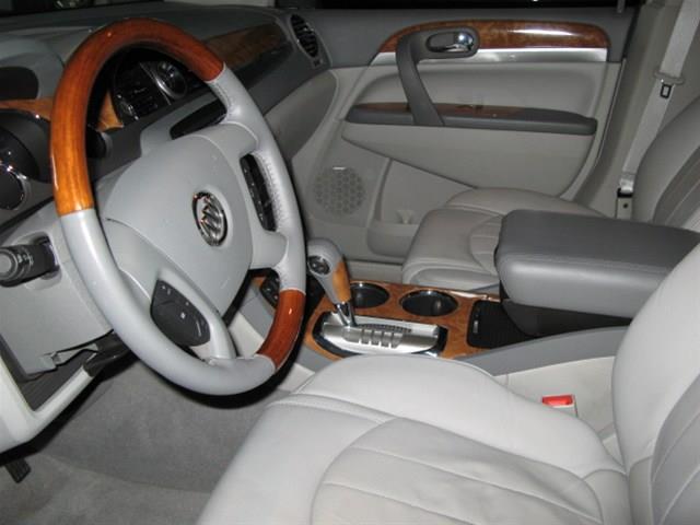 Buick Enclave 2010 photo 3