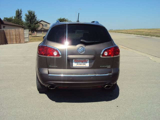 Buick Enclave 2010 photo 1