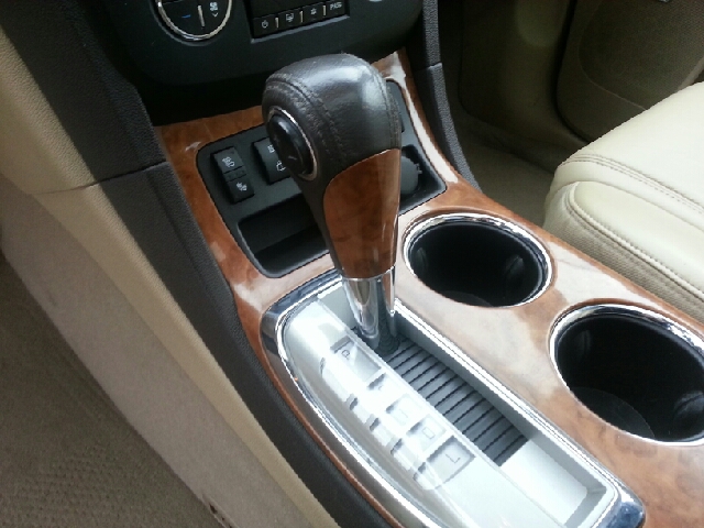 Buick Enclave 2010 photo 4