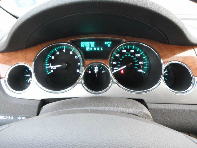 Buick Enclave 2011 photo 1