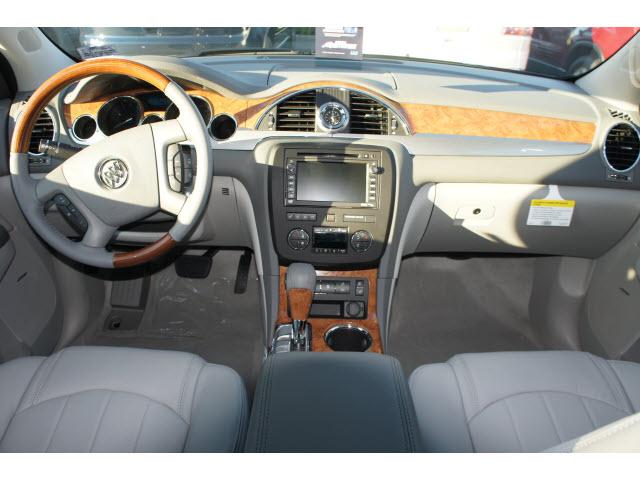 Buick Enclave 2011 photo 2