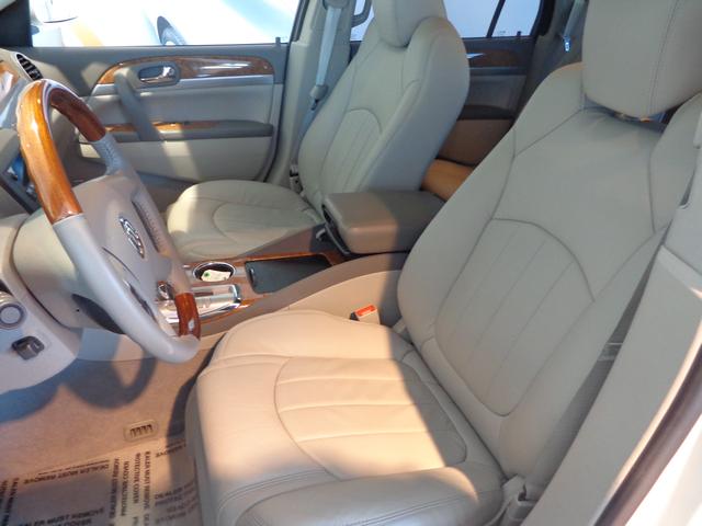 Buick Enclave 2011 photo 1