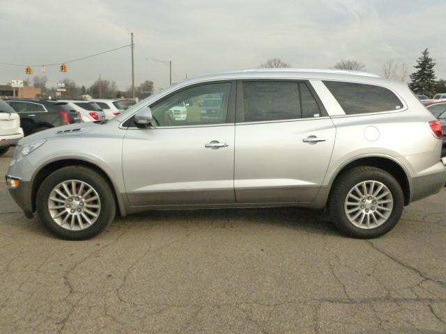 Buick Enclave 2011 photo 1