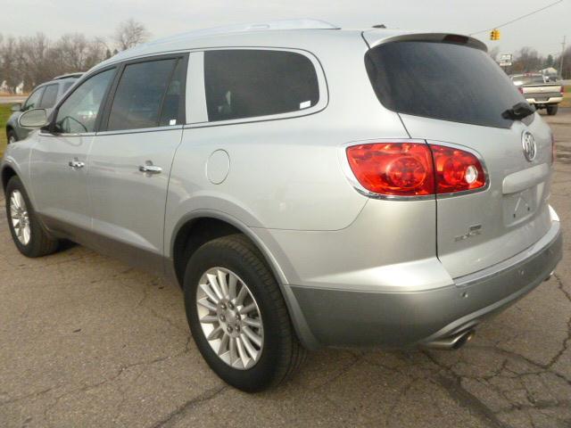 Buick Enclave 2011 photo 2