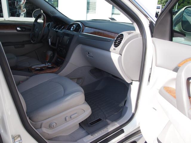 Buick Enclave 2011 photo 3