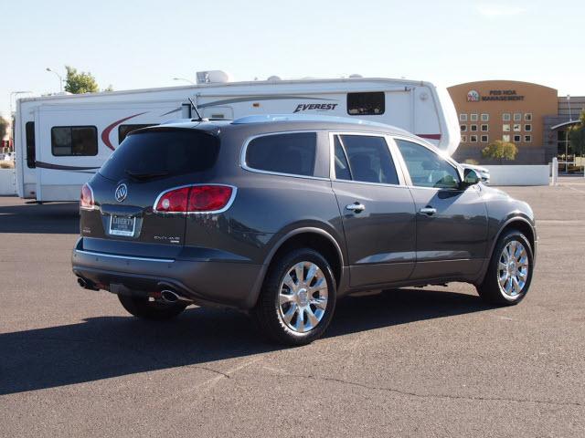 Buick Enclave 2011 photo 2