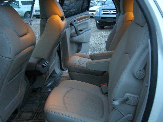 Buick Enclave 2011 photo 1