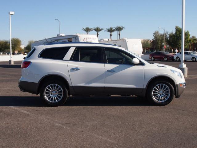 Buick Enclave 2011 photo 1