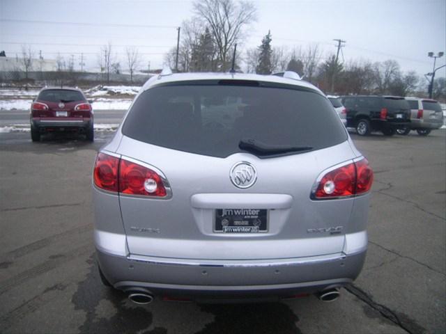 Buick Enclave 2011 photo 2