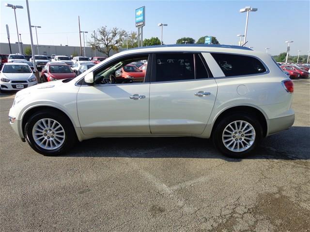 Buick Enclave 2011 photo 2