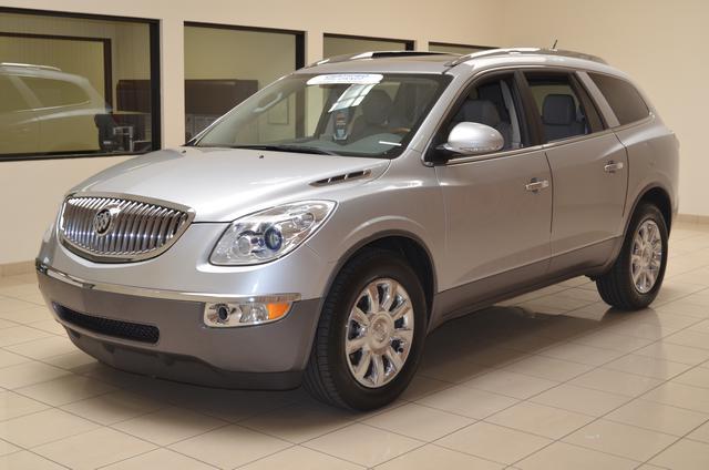 Buick Enclave 2011 photo 2