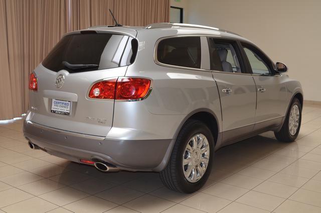 Buick Enclave 2011 photo 3