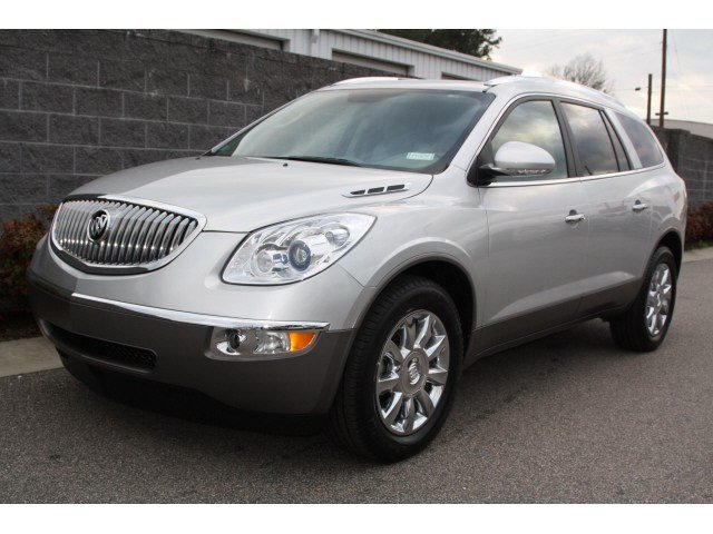 Buick Enclave 2011 photo 2