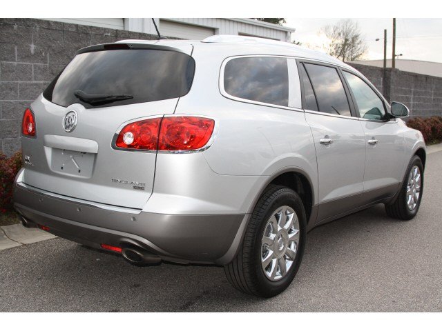 Buick Enclave 2011 photo 1