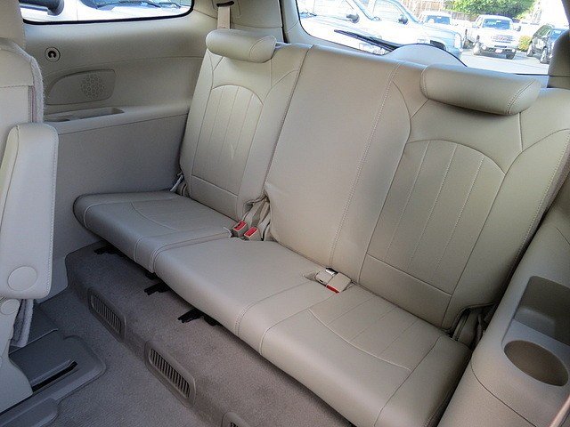 Buick Enclave 2012 photo 1