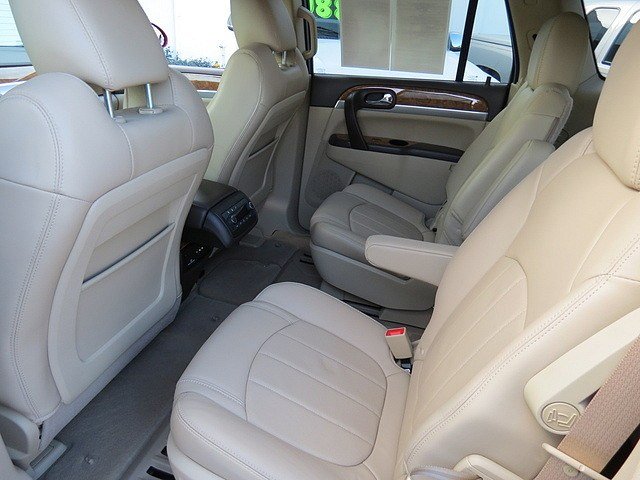 Buick Enclave 2012 photo 2