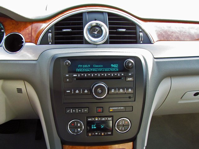Buick Enclave 2012 photo 3