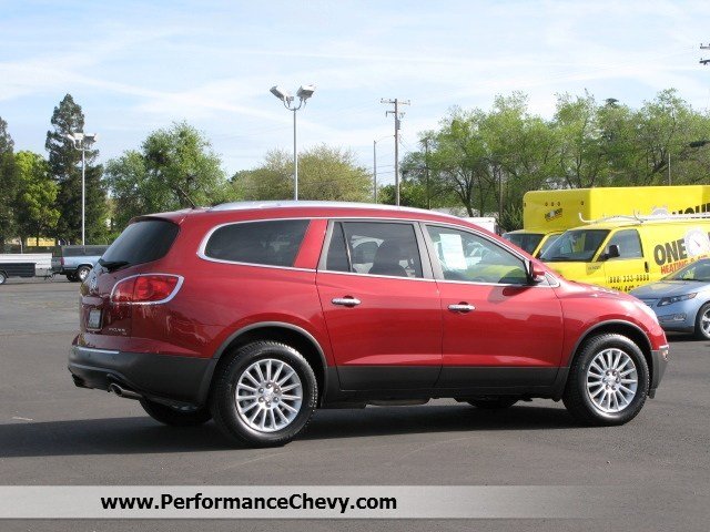 Buick Enclave 2012 photo 2