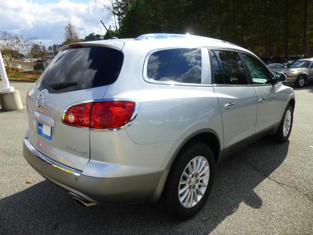 Buick Enclave 2012 photo 2