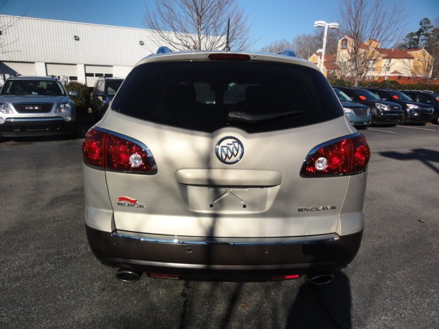 Buick Enclave 2012 photo 2