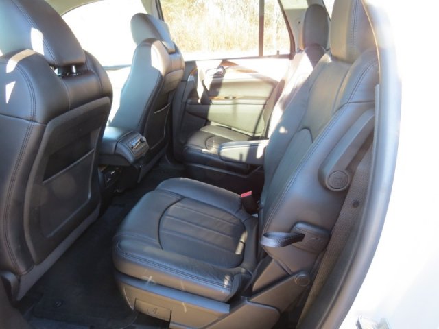 Buick Enclave 2012 photo 2