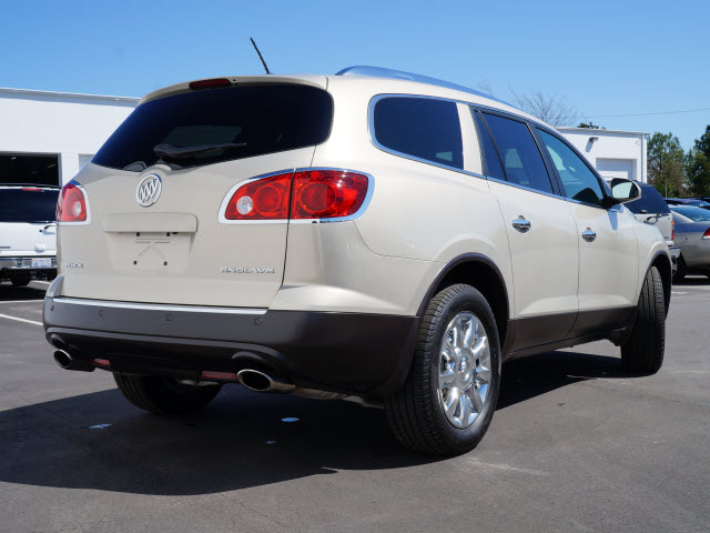 Buick Enclave 2012 photo 1