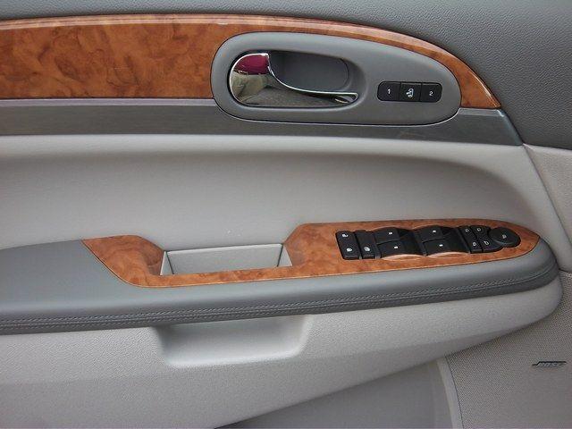 Buick Enclave 2012 photo 1