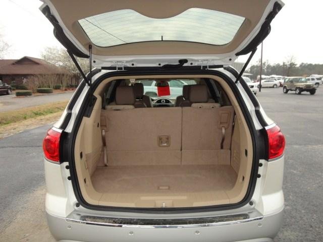 Buick Enclave 2012 photo 2